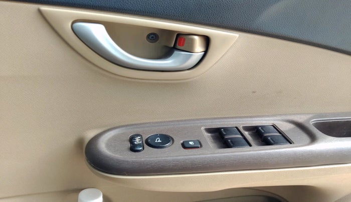 2013 Honda Amaze 1.2L I-VTEC VX, Petrol, Manual, 71,486 km, interior