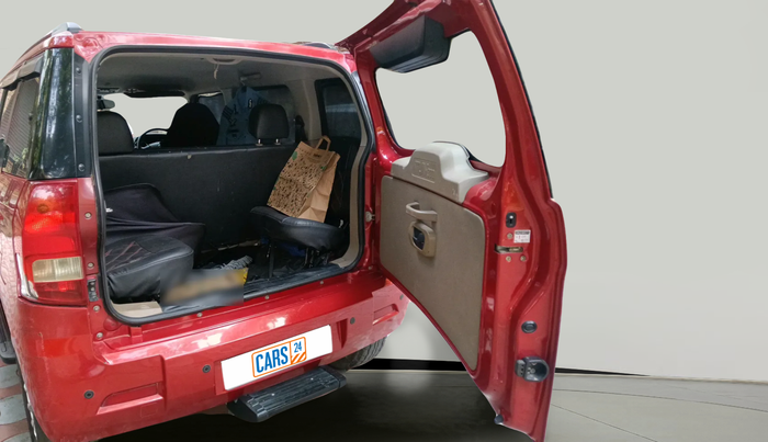 2018 Mahindra TUV300 T8, Diesel, Manual, 83,851 km, exterior