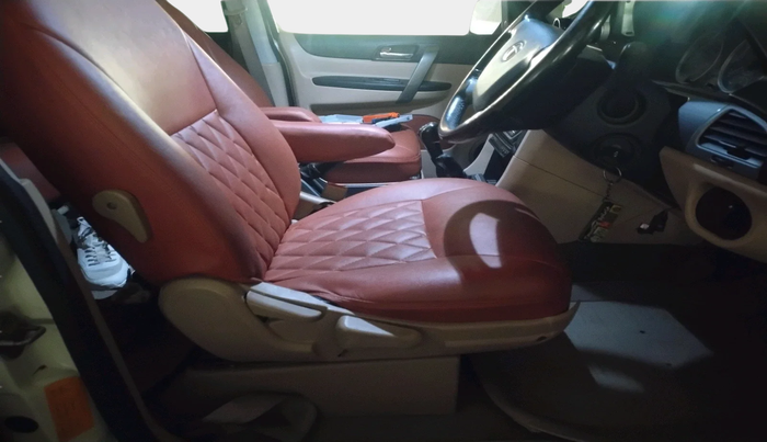 2015 Tata Safari Storme 2.2 EX 4X2, Diesel, Manual, 1,48,563 km, interior