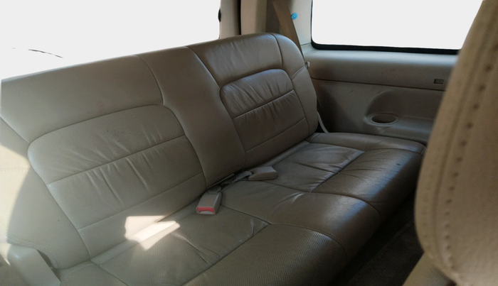 2011 Ford Endeavour 2.5L 4X2 AT, Diesel, Automatic, 83,826 km, interior