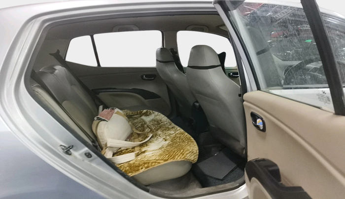 2011 Hyundai i10 MAGNA 1.2, Petrol, Manual, 31,217 km, interior