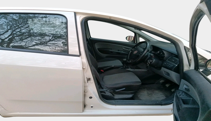 2012 Fiat Grand Punto EMOTION PACK 1.3, Diesel, Manual, 1,19,797 km, interior