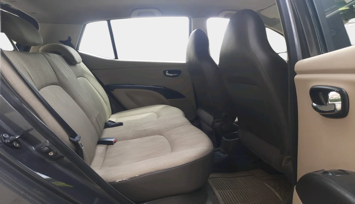 2010 Hyundai i10 SPORTZ 1.2, Petrol, Manual, 1,13,348 km, interior