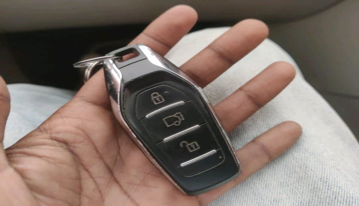 2015 Mahindra XUV500 W10, Diesel, Manual, 77,281 km, interior