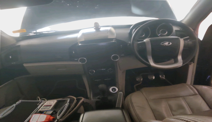2015 Mahindra XUV500 W10, Diesel, Manual, 77,281 km, interior