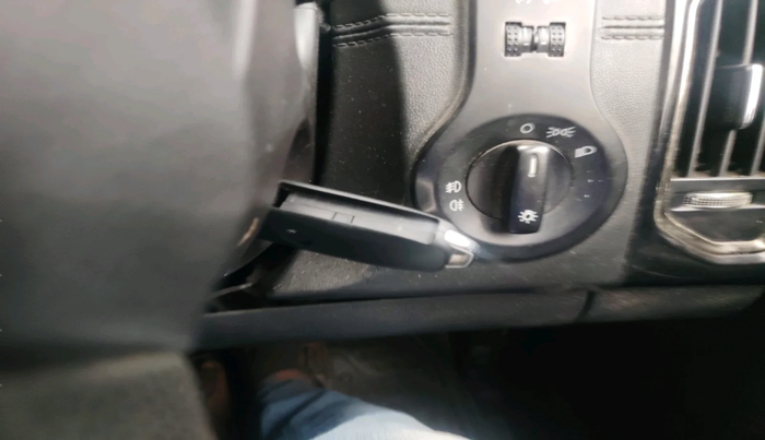 2018 Tata Hexa XE 4X2 7 STR, Diesel, Manual, 1,39,516 km, interior