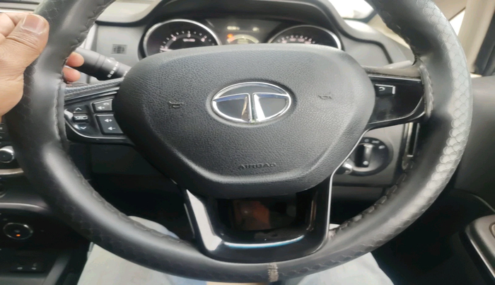 2018 Tata Hexa XE 4X2 7 STR, Diesel, Manual, 1,39,516 km, interior