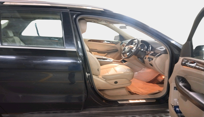 2013 Mercedes Benz Ml Class 350 CDI, Diesel, Automatic, 1,44,533 km, interior