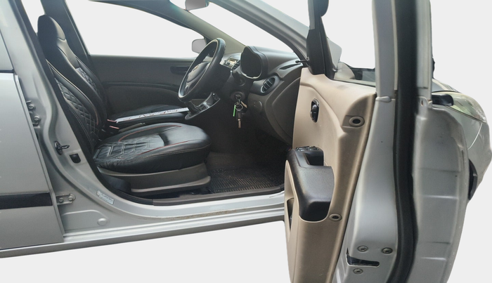 2014 Hyundai i10 MAGNA 1.1, Petrol, Manual, 62,000 km, interior