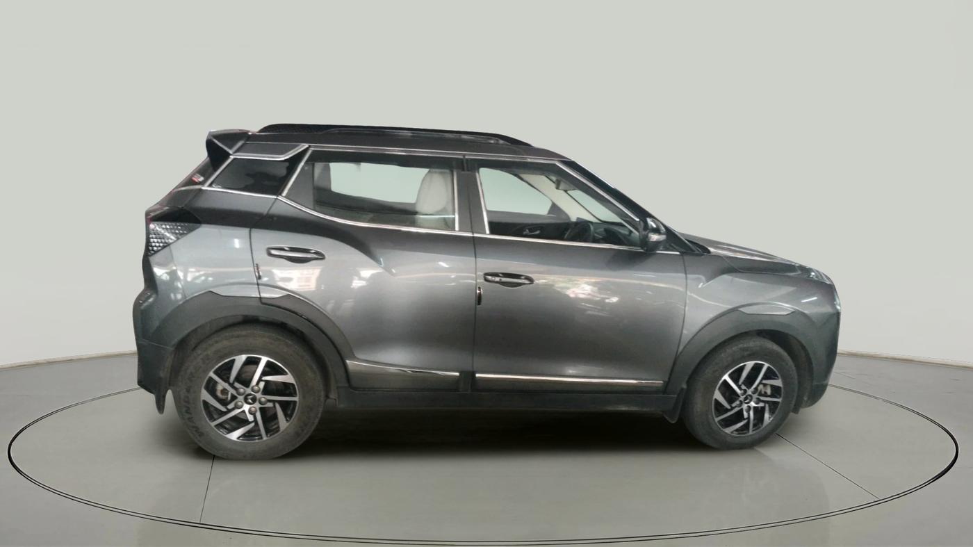 2024 Mahindra XUV 3XO AX5 1.5 Turbo Diesel, Diesel, Manual, 29,608 km, exterior