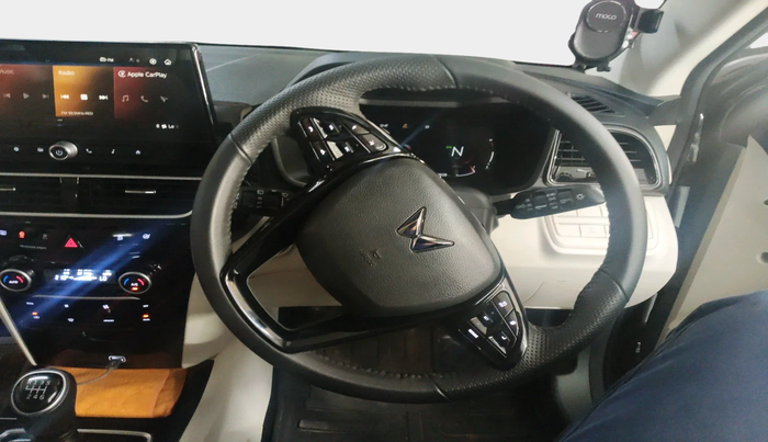 2024 Mahindra XUV 3XO AX5 1.5 Turbo Diesel, Diesel, Manual, 29,608 km, interior