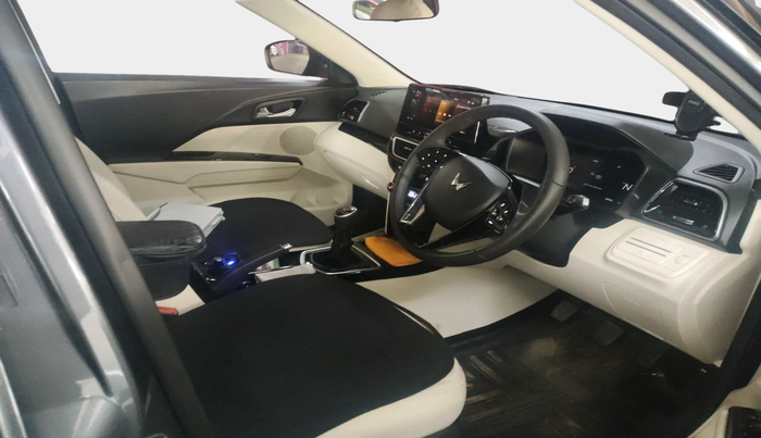 2024 Mahindra XUV 3XO AX5 1.5 Turbo Diesel, Diesel, Manual, 29,608 km, interior