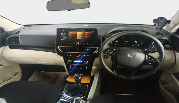 2024 Mahindra XUV 3XO AX5 1.5 Turbo Diesel, Diesel, Manual, 29,608 km, interior