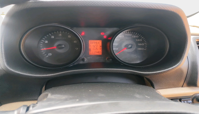 2016 Mahindra TUV300 T4 PLUS, Diesel, Manual, 1,17,465 km, interior