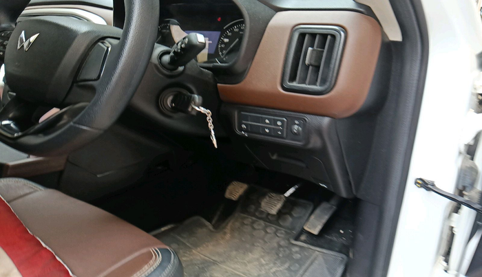 2023 Mahindra SCORPIO-N Z2 DIESEL MT 7 STR, Diesel, Manual, 18,937 km, interior