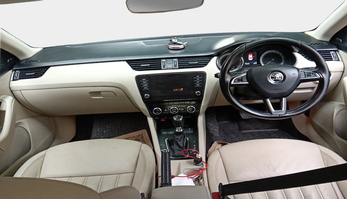 2017 Skoda Octavia 2.0 TDI L&K AT, Diesel, Automatic, 1,03,365 km, interior
