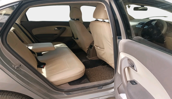 2013 Skoda Rapid AMBITION 1.6 MPI MT PLUS, Petrol, Manual, 63,497 km, interior