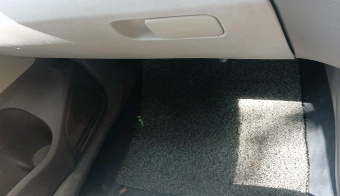 2013 Skoda Rapid AMBITION 1.6 MPI MT PLUS, Petrol, Manual, 63,497 km, interior