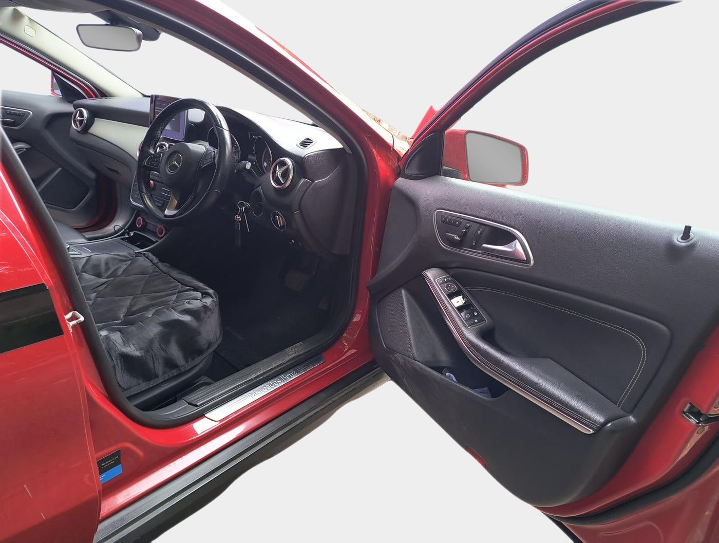 2016 Mercedes Benz GLA Class 200 CDI SPORT, Diesel, Automatic, 77,000 km, interior