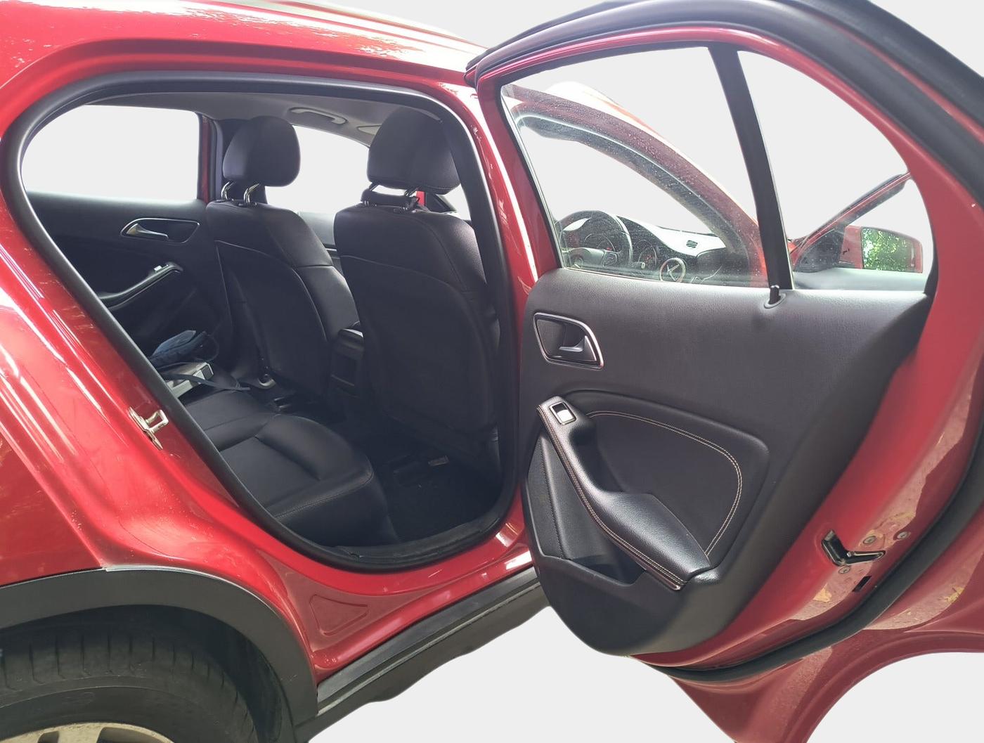 2016 Mercedes Benz GLA Class 200 CDI SPORT, Diesel, Automatic, 77,000 km, interior
