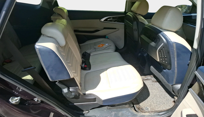 2022 KIA CARENS LUXURY 1.4 PETROL 7 STR, Petrol, Manual, 39,697 km, interior