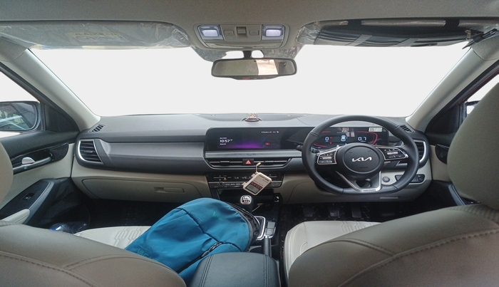 2024 KIA SELTOS  HTX 1.5 PETROL MT, Petrol, Manual, 8,500 km, interior