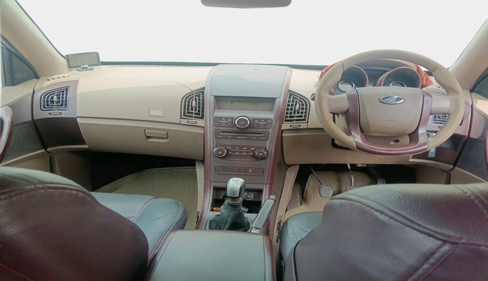 2014 Mahindra XUV500 W4, Diesel, Manual, 1,32,591 km, interior