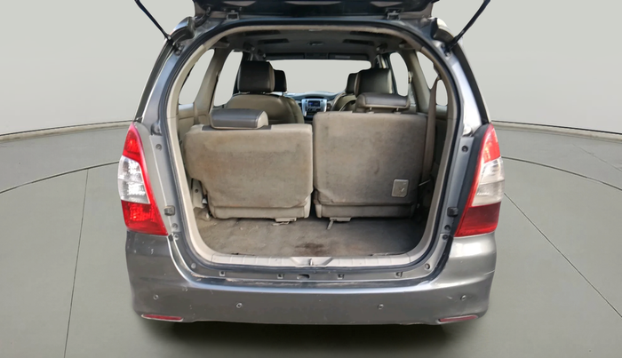 2014 Toyota Innova 2.5 ZX 7 STR, Diesel, Manual, 1,91,145 km, exterior