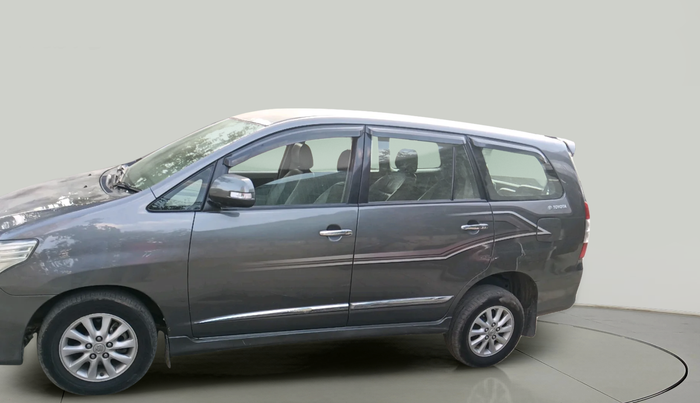 2014 Toyota Innova 2.5 ZX 7 STR, Diesel, Manual, 1,91,145 km, exterior