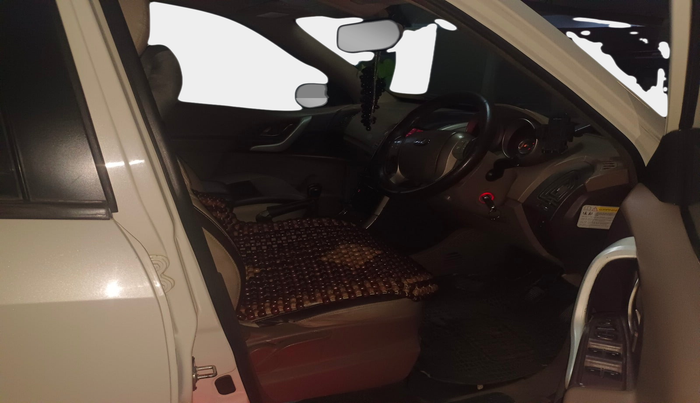 2012 Mahindra XUV500 W8, Diesel, Manual, 1,72,309 km, interior