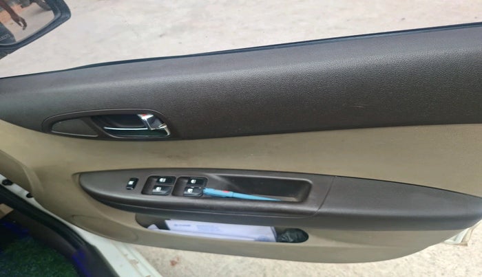 2011 Hyundai i20 MAGNA 1.2, Petrol, Manual, 1,76,529 km, interior