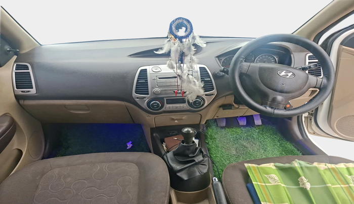 2011 Hyundai i20 MAGNA 1.2, Petrol, Manual, 1,76,529 km, interior