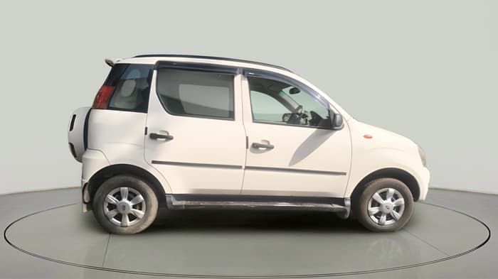 2013 Mahindra Quanto C4, Diesel, Manual, 48,500 km, exterior