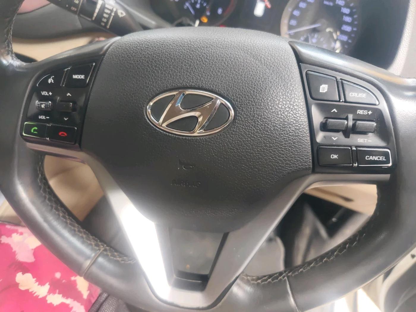 2017 Hyundai Tucson GLS 2WD AT DIESEL, Diesel, Automatic, 70,686 km, interior