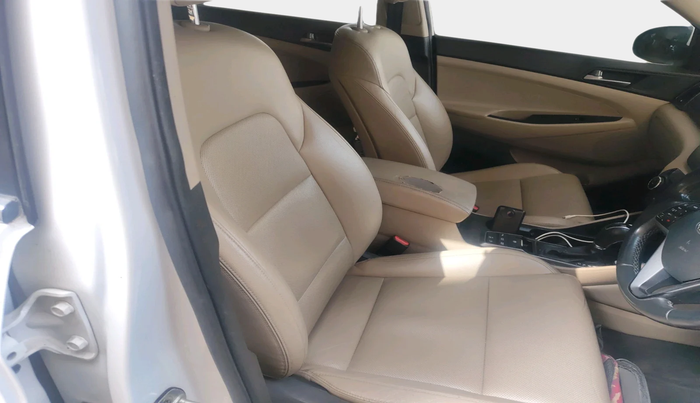 2017 Hyundai Tucson GLS 2WD AT DIESEL, Diesel, Automatic, 70,686 km, interior