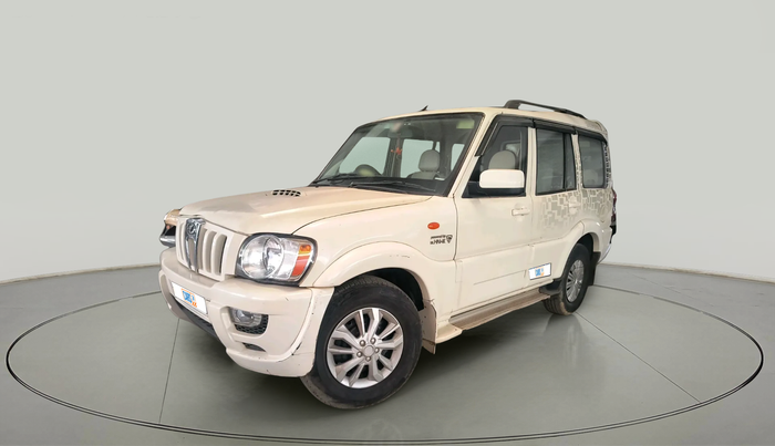 2013 Mahindra Scorpio SLE, Diesel, Manual, 1,62,559 km, exterior