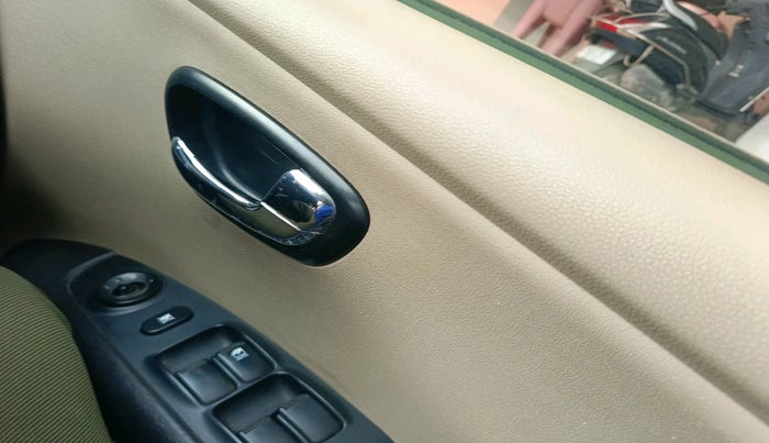 2013 Hyundai i10 MAGNA 1.2, Petrol, Manual, 98,698 km, interior