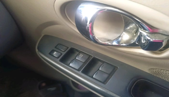 2015 Renault Scala RXZ DIESEL, Diesel, Manual, 2,23,121 km, interior