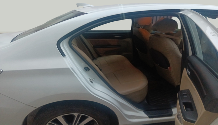 2022 Honda Amaze 1.2L I-VTEC VX CVT, Petrol, Automatic, 17,550 km, interior