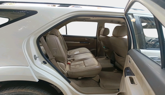 2013 Toyota Fortuner 3.0 4X2 AT, Diesel, Automatic, 2,05,220 km, interior