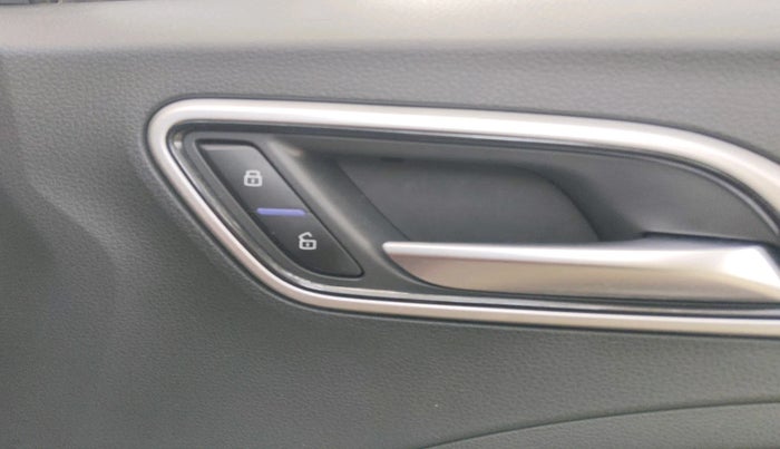 2023 MG ASTOR SAVVY 1.3 TURBO AT S RED, Petrol, Automatic, 31,618 km, interior