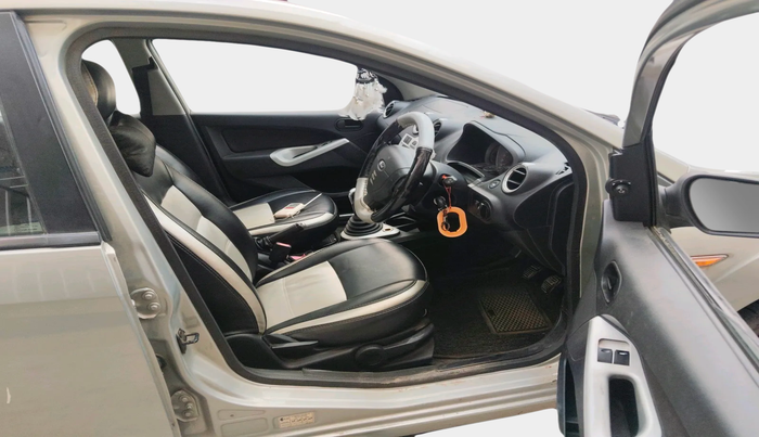 2011 Ford Figo TITANIUM 1.2 PETROL, Petrol, Manual, 80,416 km, interior