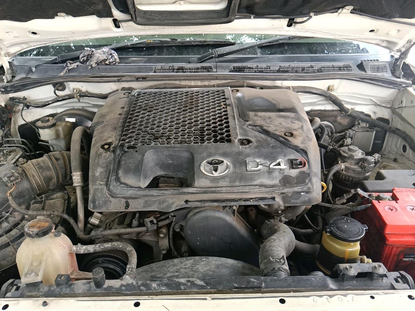 2014 Toyota Fortuner 3.0 4X2 AT, Diesel, Automatic, 2,15,035 km, exterior
