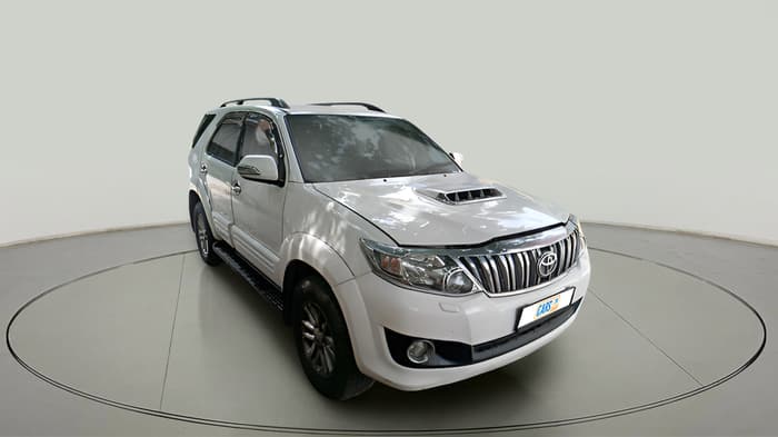2014 Toyota Fortuner 3.0 4X2 AT, Diesel, Automatic, 2,15,035 km, exterior