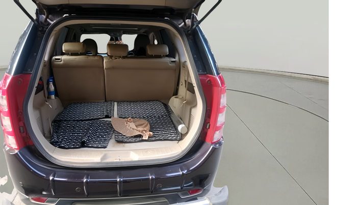 2017 Mahindra XUV500 W10, Diesel, Manual, 62,331 km, exterior