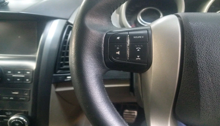 2017 Mahindra XUV500 W10, Diesel, Manual, 62,331 km, interior