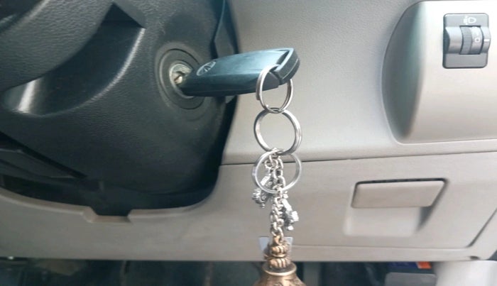 2016 Mahindra Kuv100 K4 PLUS 6 STR, Petrol, Manual, 65,549 km, interior