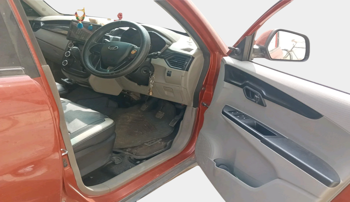 2016 Mahindra Kuv100 K4 PLUS 6 STR, Petrol, Manual, 65,549 km, interior