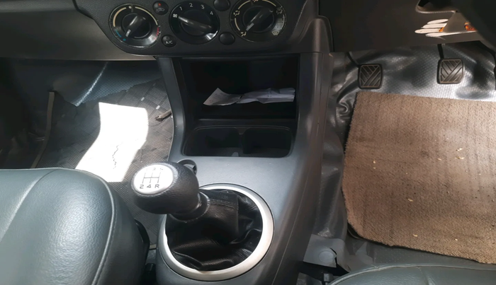 2011 Maruti Swift VDI, Diesel, Manual, 1,29,603 km, interior