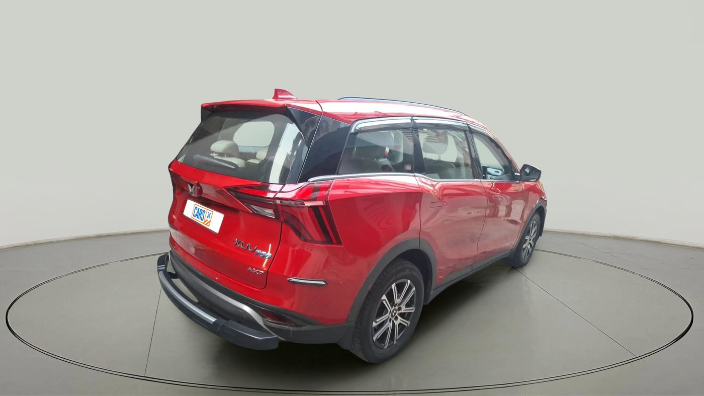 2022 Mahindra XUV700 AX 7 P AT 7 STR, Petrol, Automatic, 49,985 km, exterior